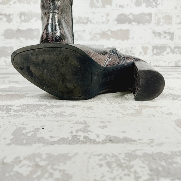 Marc Fisher Dyvine Snake Print Block Heel Zip Up Ankle Booties V695 - Picture 9 of 14